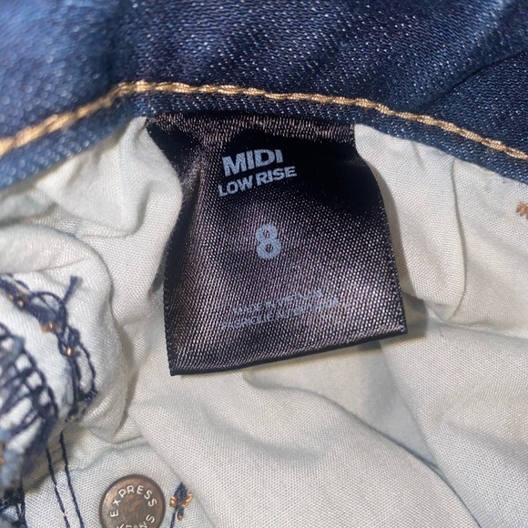 Express | Midi Low-Rise Jean Shorts | Size 8 - Picture 3 of 3